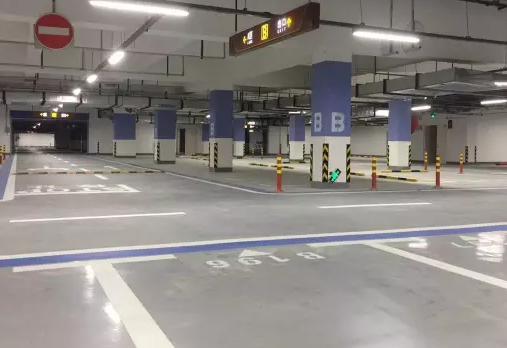 地下車庫金鋼砂地坪